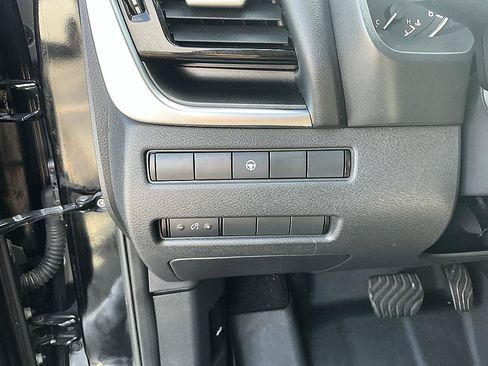 Certified 2021 Nissan Rogue SV FWD image 13