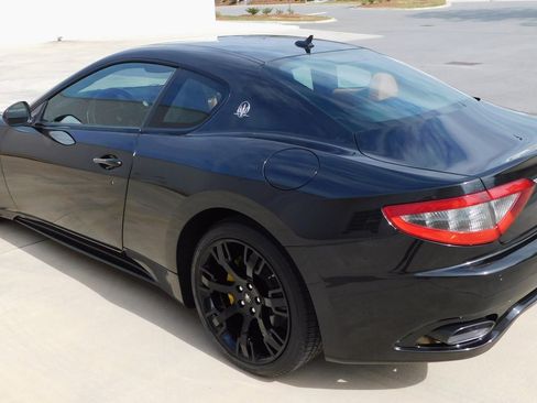 Used 2014 Maserati GranTurismo Coupe RWD image 19