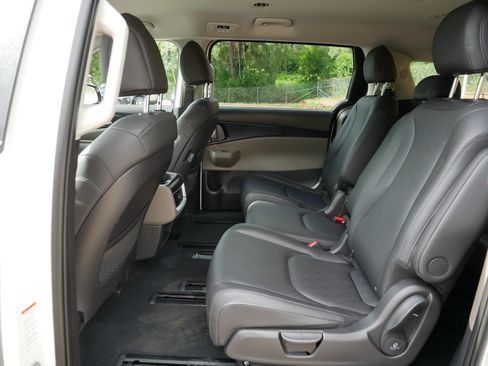 Certified 2026 Kia Carnival FWD image 36