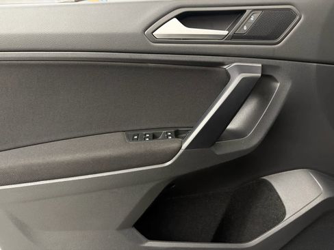 Used 2021 Volkswagen Tiguan S image 23