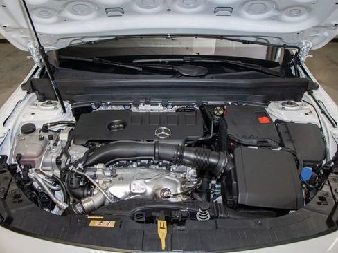 Certified 2023 Mercedes-Benz GLB 250 4MATIC image 5