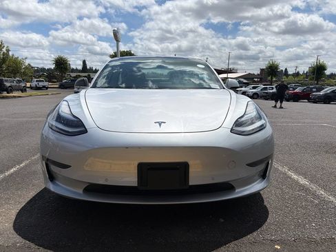Used 2018 Tesla Model 3 Long Range RWD image 8