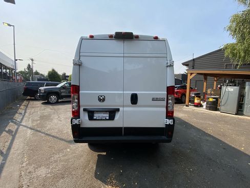 Used 2026 RAM ProMaster 2500 w/ Convenience Group FWD image 5