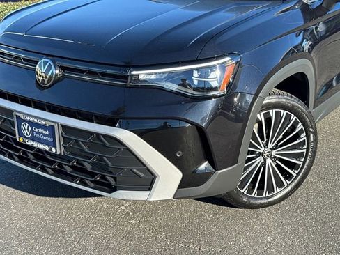 Certified 2025 Volkswagen Taos SE image 8
