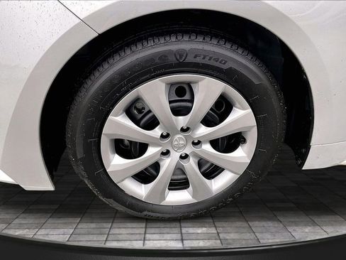 Used 2025 Toyota Corolla LE FWD image 9