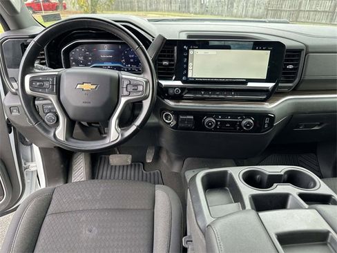 Used 2024 Chevrolet Silverado 3500 LT image 17