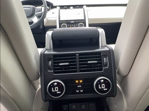 Used 2025 Land Rover Discovery Dynamic SE AWD/4WD image 42