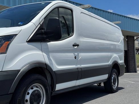 Used 2018 Ford Transit 250 130 Low Roof RWD image 40