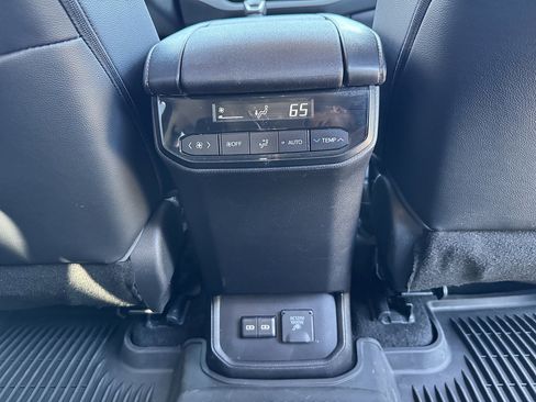 Used 2023 Toyota Highlander Limited AWD/4WD image 13