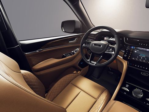 New 2026 Jeep Grand Cherokee L Summit AWD/4WD image 8