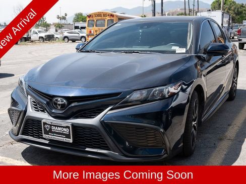 Used 2021 Toyota Camry SE FWD image 6