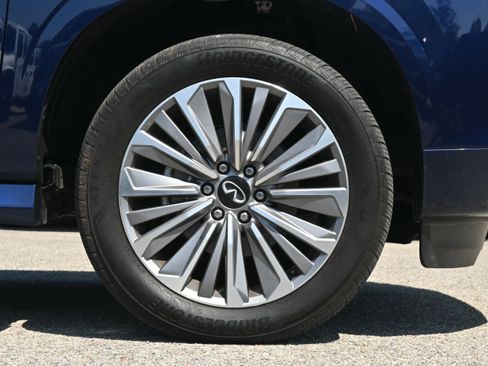 Used 2025 INFINITI QX80 Sensory image 23