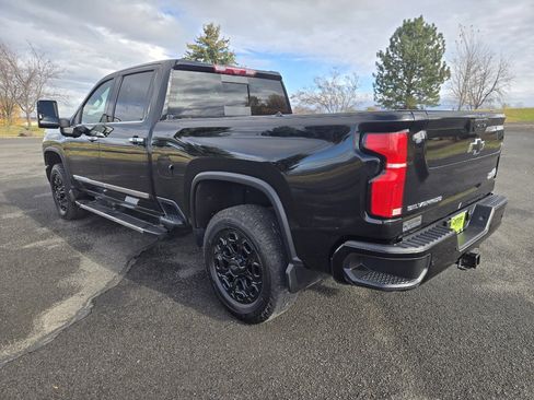 Used 2024 Chevrolet Silverado 3500 High Country w/ High Country Premium Package image 11