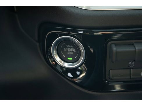 New 2026 GMC Sierra 2500 SLT AWD/4WD image 30