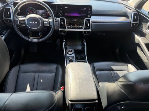 Used 2022 Kia Sorento S image 15
