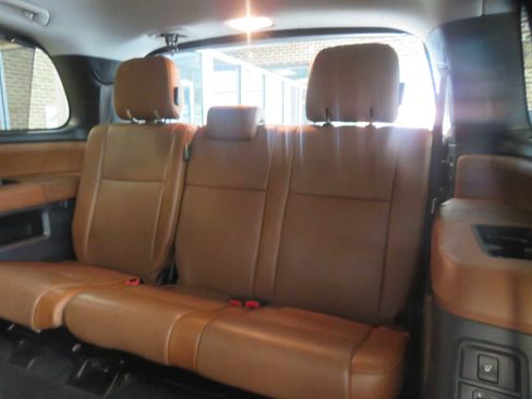Used 2017 Toyota Sequoia Platinum RWD image 21