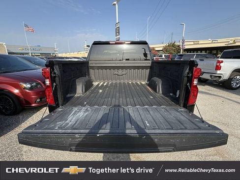 Used 2024 Chevrolet Silverado 1500 Custom Trail Boss w/ LPO, Dark Essentials Package AWD/4WD image 32