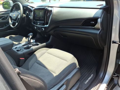 Certified 2023 Chevrolet Traverse LT AWD/4WD image 9