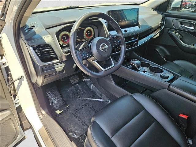 Used 2024 Nissan Rogue SL AWD/4WD image 11