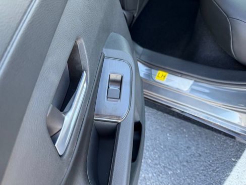 New 2026 Nissan Sentra SR w/ SR Premium Package FWD image 17