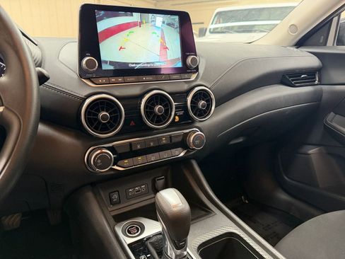 Used 2025 Nissan Sentra SV FWD image 17