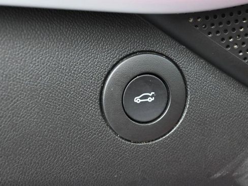 Used 2019 Chevrolet Camaro LT image 19