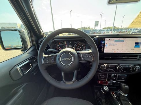 New 2025 Jeep Wrangler Unlimited Rubicon image 14