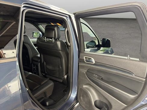 Used 2020 Jeep Grand Cherokee Limited AWD/4WD image 17