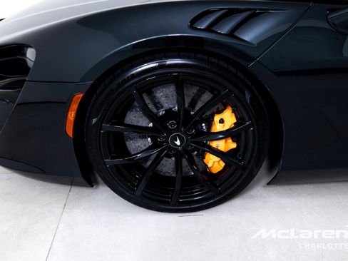 Used 2023 McLaren Artura image 25