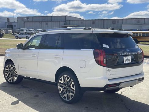New 2026 Ford Expedition Platinum w/ Platinum Ultimate Package AWD/4WD image 5