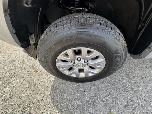 Used 2016 Toyota Tacoma SR5 w/ SR5 Appearance Package (SN) image 48