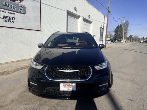 New 2026 Chrysler Pacifica Pinnacle w/ Trailer Tow Group image 2