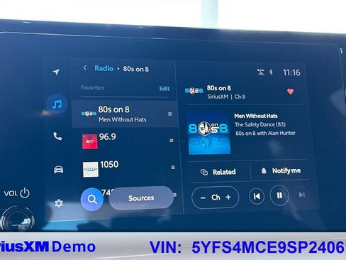 Certified 2025 Toyota Corolla SE w/ Convenience Package image 28