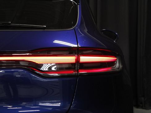 New 2026 Porsche Macan AWD/4WD image 21