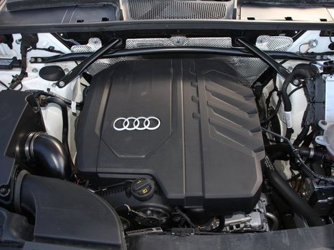 Used 2023 Audi Q5 2.0T Premium w/ Convenience Package AWD/4WD image 29