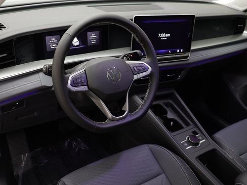 New 2026 Volkswagen Tiguan SE image 6