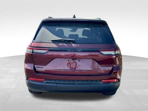 Used 2023 Jeep Grand Cherokee Altitude image 6