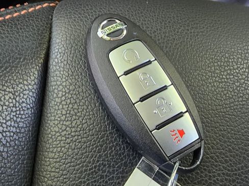 Used 2020 Nissan Kicks SR w/ SR Premium Package FWD image 19