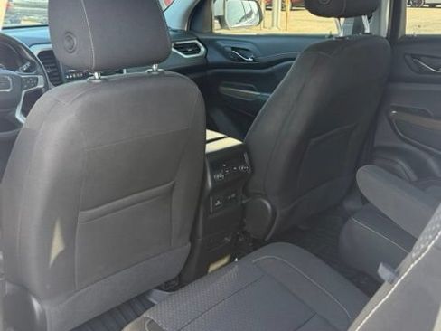 Used 2023 GMC Acadia SLE w/ Driver Convenience Package FWD image 18