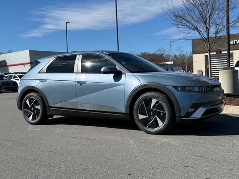 New 2026 Hyundai Ioniq 5 SE image 1