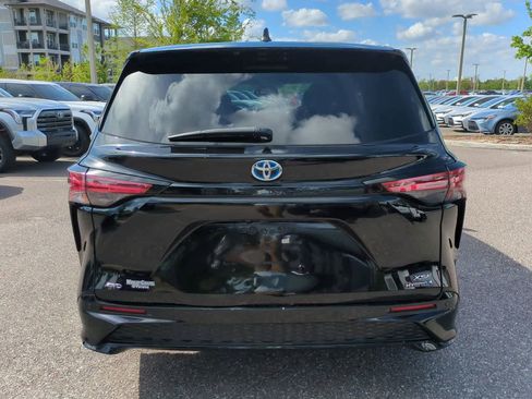 Used 2021 Toyota Sienna XSE AWD/4WD image 5