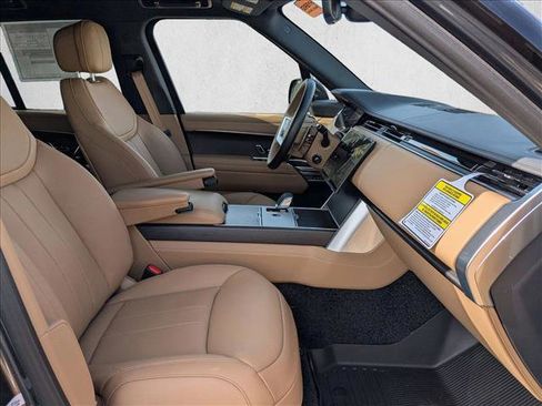 New 2025 Land Rover Range Rover SE image 17