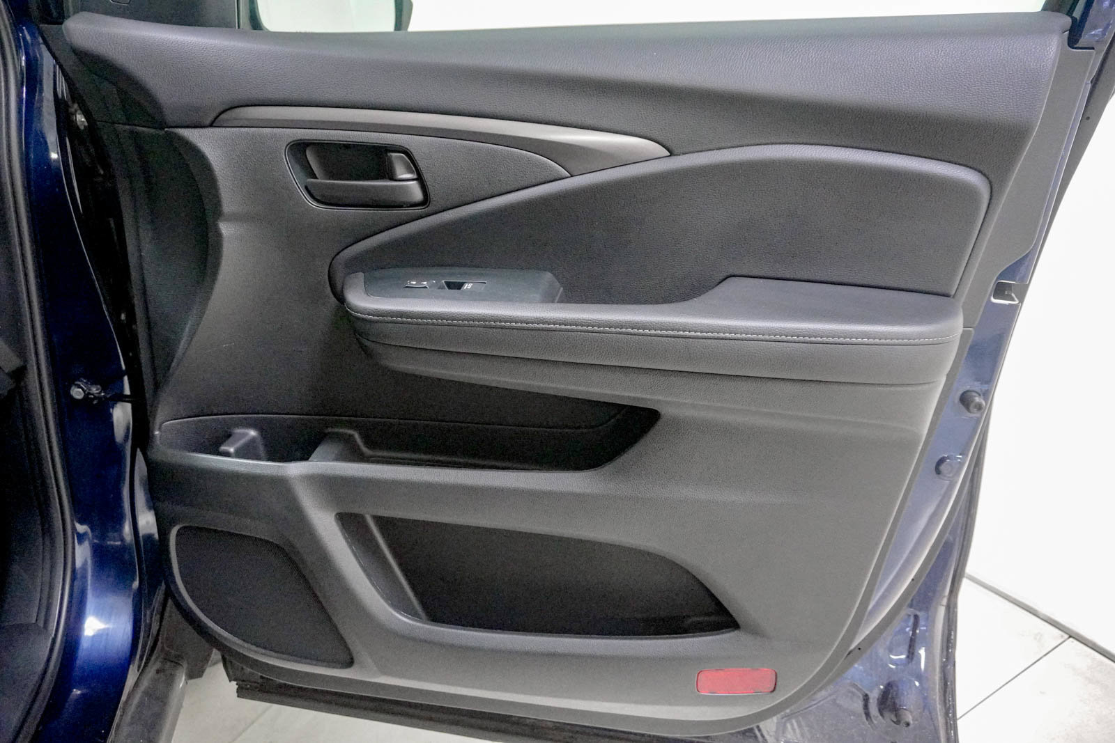 Used 2023 Honda Passport EX-L image 32