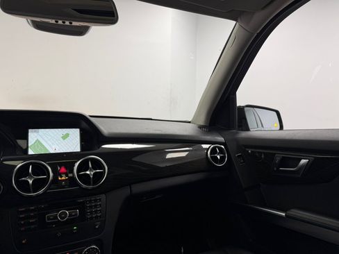 Used 2015 Mercedes-Benz GLK 350 4MATIC image 47