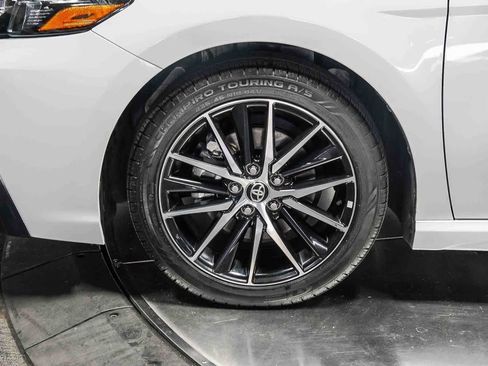 Used 2024 Toyota Camry SE FWD image 9