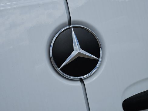 Used 2025 Mercedes-Benz Sprinter 3500 image 28