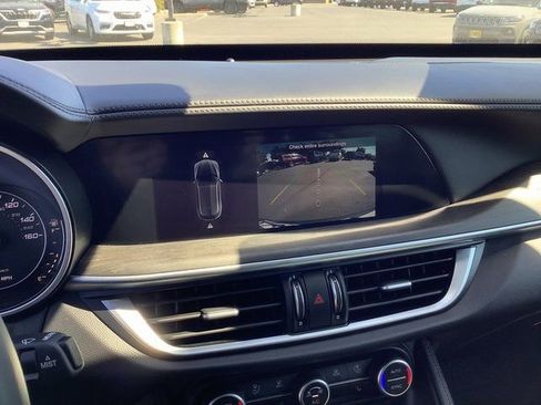 Used 2022 Alfa Romeo Stelvio Ti image 18