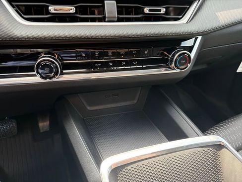 New 2026 Chevrolet Equinox LT w/ Safety and Technology Package FWD image 28