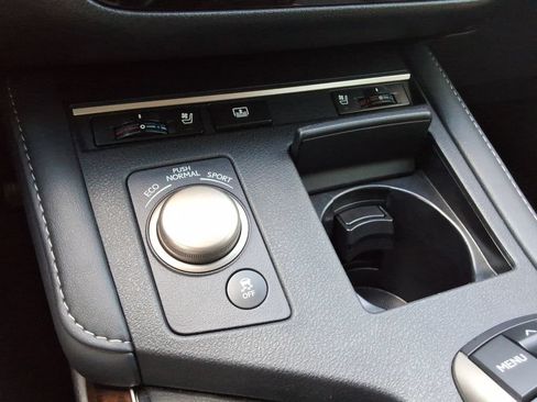 Used 2016 Lexus ES 350 w/ Luxury Package w/Wood Trim FWD image 34