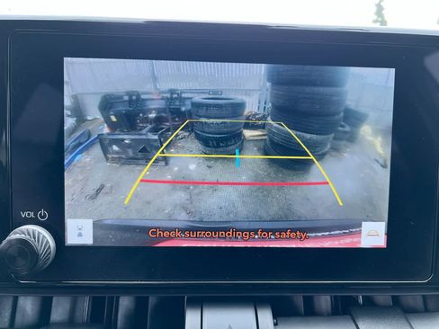 Used 2024 Toyota RAV4 LE AWD/4WD image 17